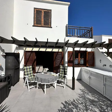 Casa „luga“ - Wohlfuehlen Direkt Am Und Pool Playa Honda (Lanzarote)